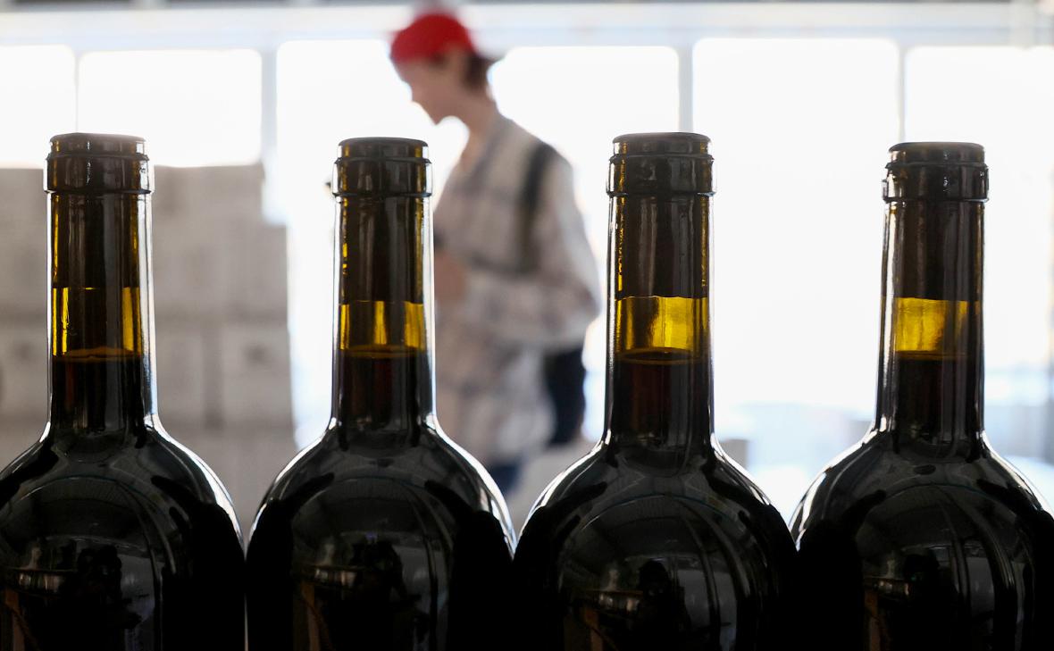 
                    Виноделы Крыма предупредили о росте цен из-за доставки через ДНР

                